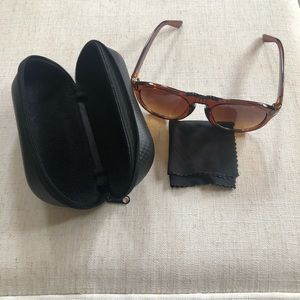 New never worn sunglasses